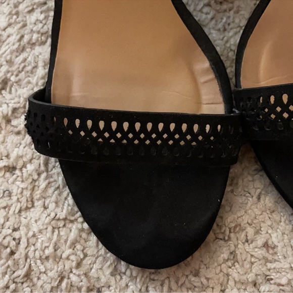 BLACK SUEDE HEELS - Picture 3 of 4